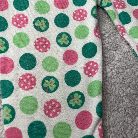 St. Patrick’s Day Matching Pajamas Set 18 months - Picture 3 of 6